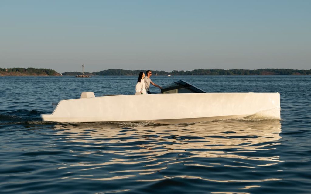 Elektroboot Q-Yachts Q30 Seite
