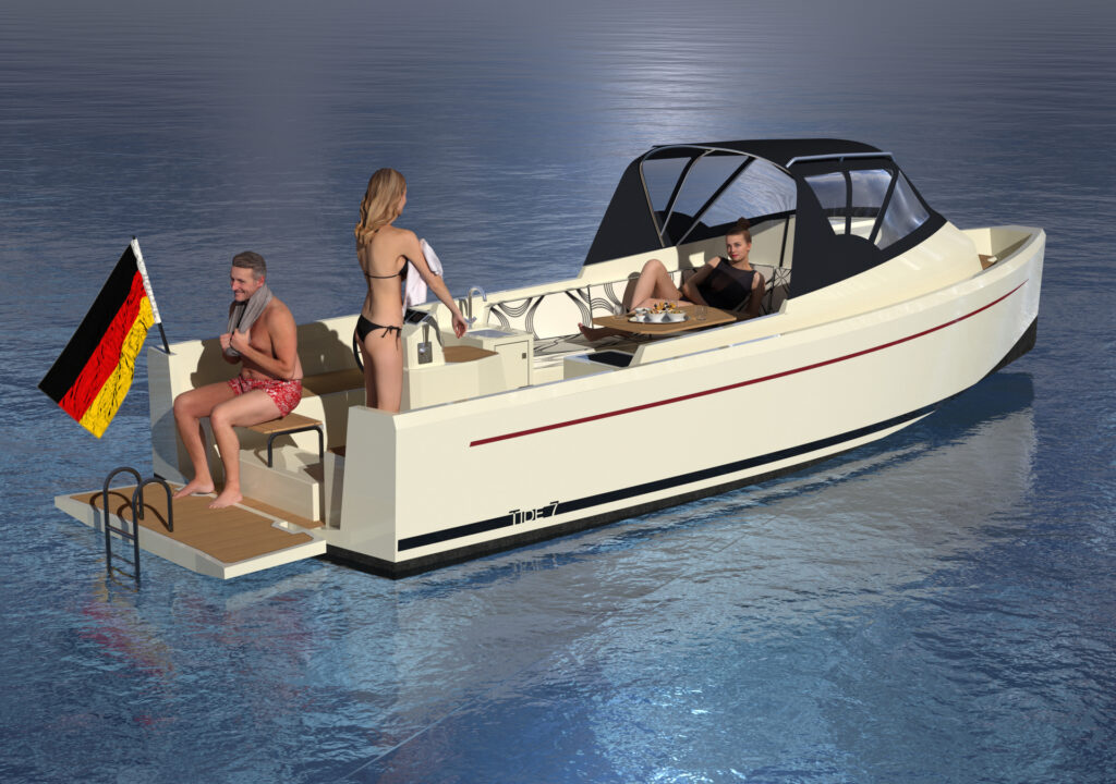 Tide24M-Sloep, Ansicht schräg von Achtern auf Heck mit Badeplattform.